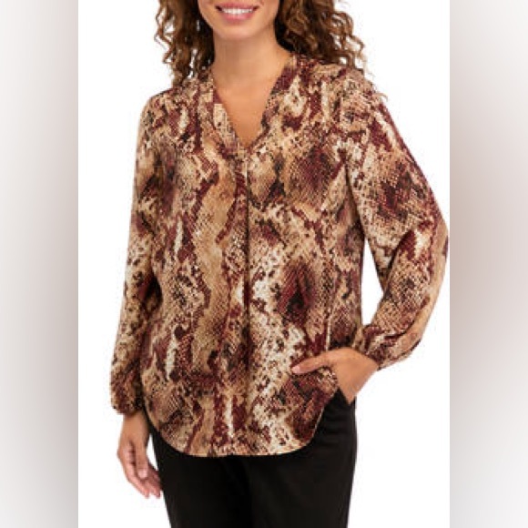 Anne Klein Tops - Anne Klein V Neck Animal Print Peasant Long Sleeve Top